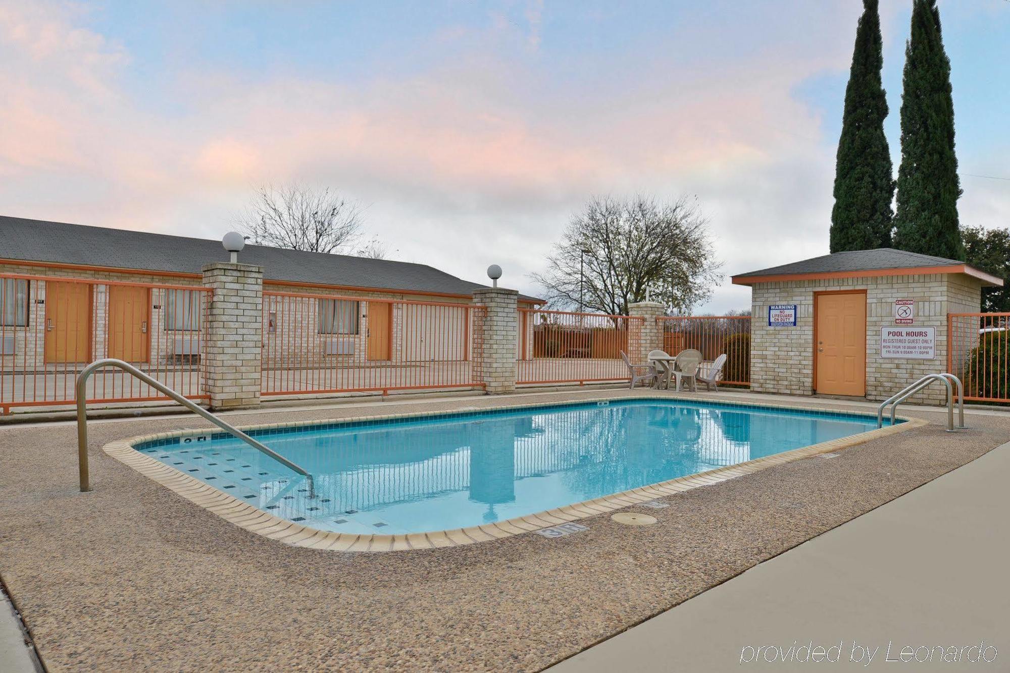 Budget Inn San Antonio Downtown I-10 East Экстерьер фото