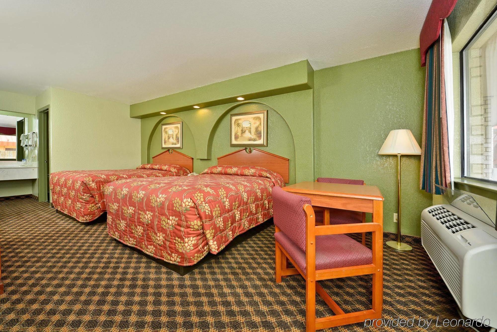 Budget Inn San Antonio Downtown I-10 East Экстерьер фото